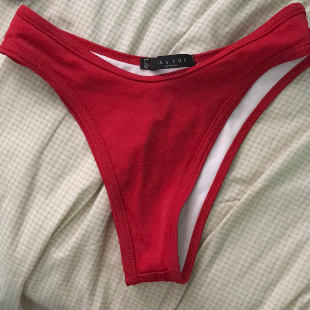 Tea you Gia bikini bottom